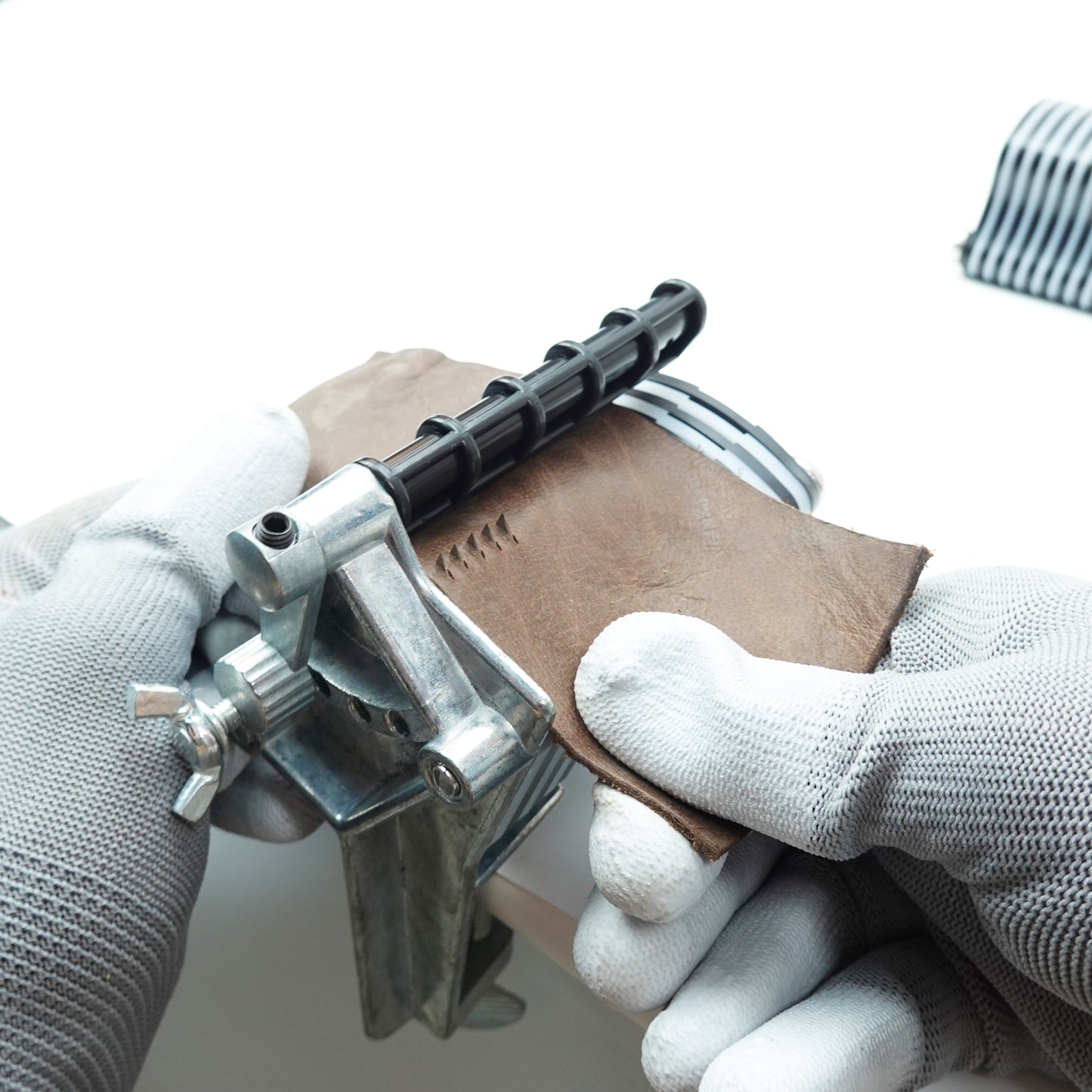 BESTNULE Leather Table Top Lace Cutter for Fringe Braiding Strip Belts and Laces (Come with 10 Blades)